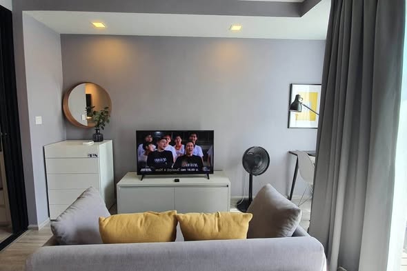 living room and bedroom of Maestro 14 Siam-Ratchathewi