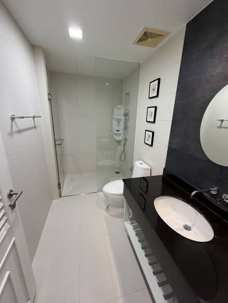 bathroom of Malibu Khao Tao Condo