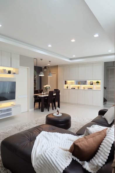living room and kitchen of Mantana 2 Bangna Km. 7
