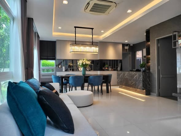 living room and kitchen of Mantana 2 Bangna Km. 7