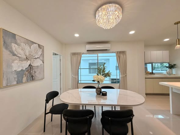 living room of Mantana 2 (Onnut-Wongwaen)