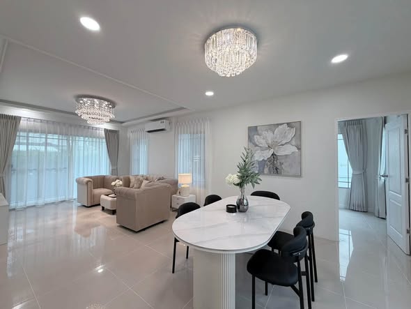 living room of Mantana 2 (Onnut-Wongwaen)