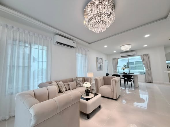 living room of Mantana 2 (Onnut-Wongwaen)