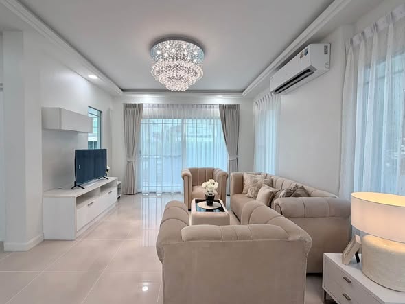 living room and bedroom of Mantana 2 (Onnut-Wongwaen)