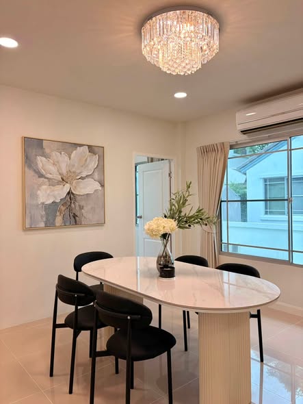 room interior of Mantana 2 (Onnut-Wongwaen)