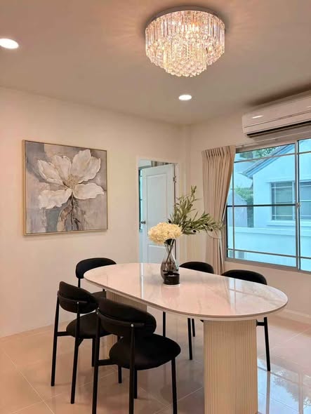 room interior of Mantana 2 (Onnut-Wongwaen)