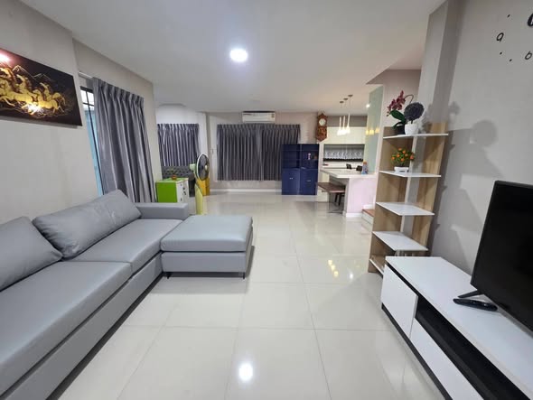 bedroom and living room of Mantana Lake Watcharapol