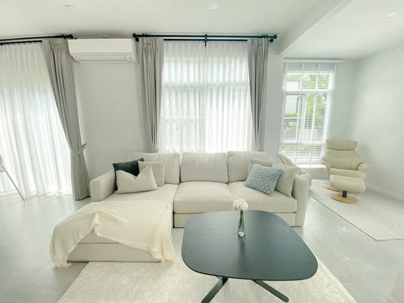 bedroom and living room of Manthana Bangna – Wongwean