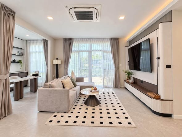 living room and bedroom of Manthana Bangna – Wongwean