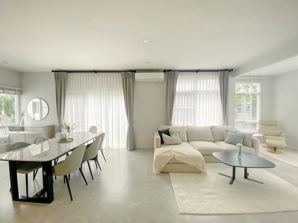 living room and room interior of Manthana Bangna – Wongwean