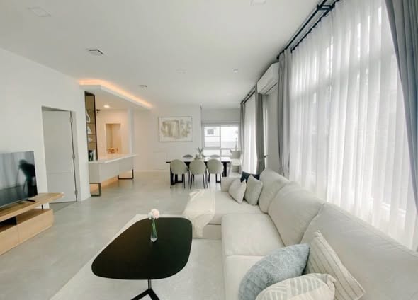 living room and room interior of Manthana Bangna – Wongwean