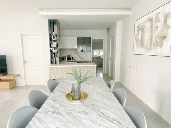 room interior and kitchen of Manthana Bangna – Wongwean