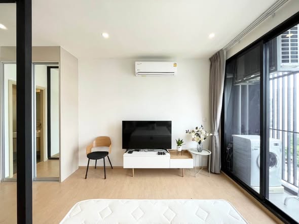 bedroom and living room and room interior of MARU Ekkamai 2