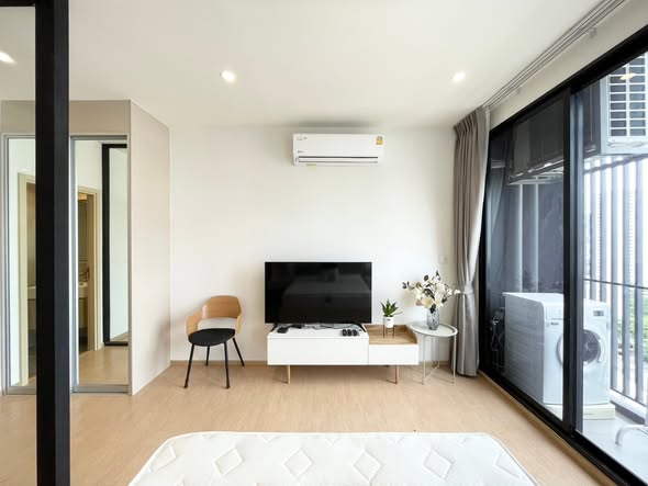 bedroom and room interior of MARU Ekkamai 2
