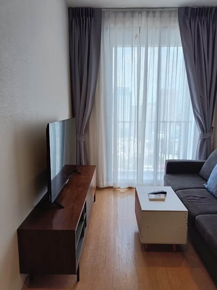 bedroom and living room of Maru Ladprao 15 : มารุ ลาดพร้าว 15