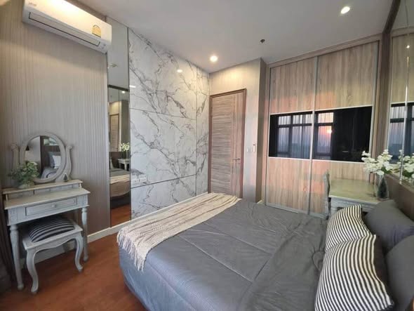 bedroom of Mayfair Place Sukhumvit 50