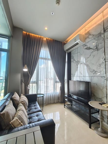 bedroom and living room of Mayfair Place Sukhumvit 50