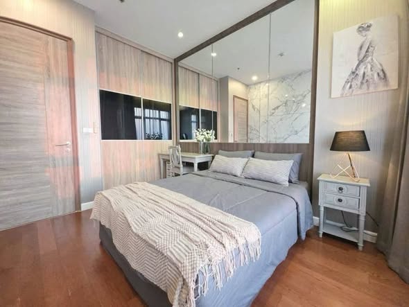 bedroom and room interior of Mayfair Place Sukhumvit 50