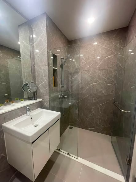 bathroom of แมสซารีน รัชโยธิน | Mazarine Ratchayothin by Grand Unity