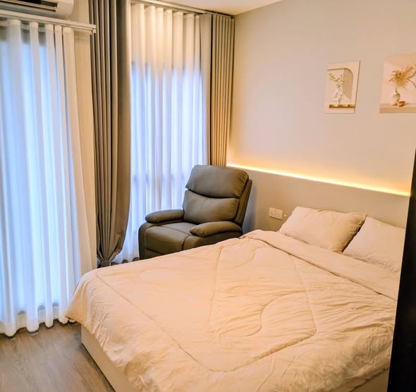 bedroom of Metris Lat Phrao