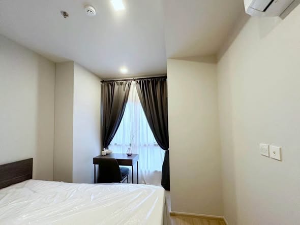 bedroom of Metris Lat Phrao