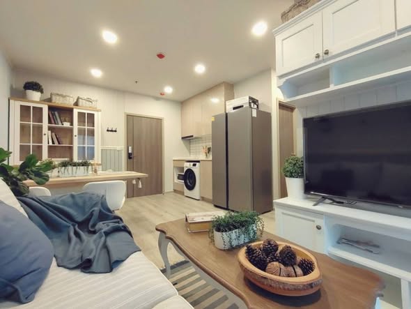 bedroom and living room of Metris Lat Phrao