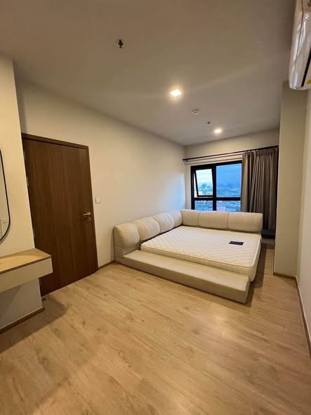 bedroom of Metris Phatthanakan-Ekkamai