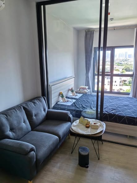 living room and bedroom and room interior of Metris Phatthanakan-Ekkamai