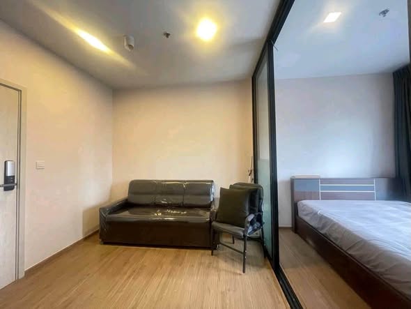bedroom and room interior of Metris Rama 9-Ramkumhang
