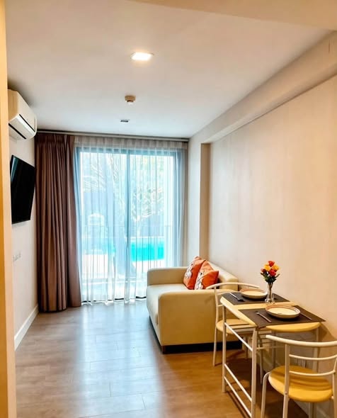 Metro Luxe Riverfront Rattanathibet