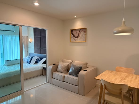 bedroom and living room and room interior of Metro Park Sathorn phase 2/2
