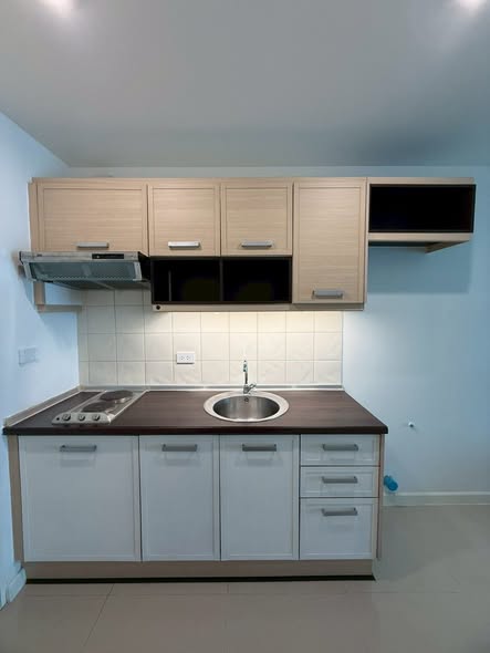 kitchen of Metro Park Sathorn phase 2/2