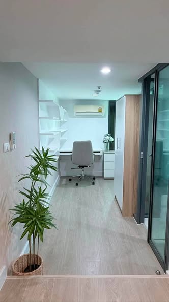 room interior and bathroom of Metro Sky Prachachuen