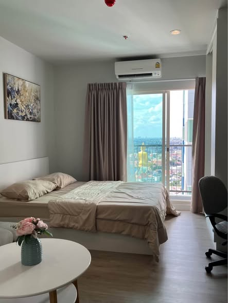 bedroom of Metro Sky Wutthakat