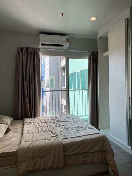 bedroom of Metro Sky Wutthakat