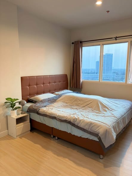 bedroom of Metro Sky Wutthakat
