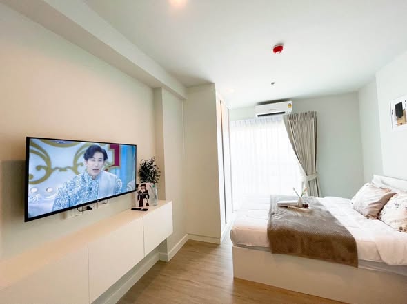 bedroom of Metro Sky Wutthakat
