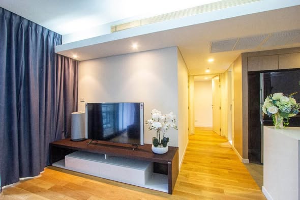 bedroom and living room of Mode Sukhumvit 61