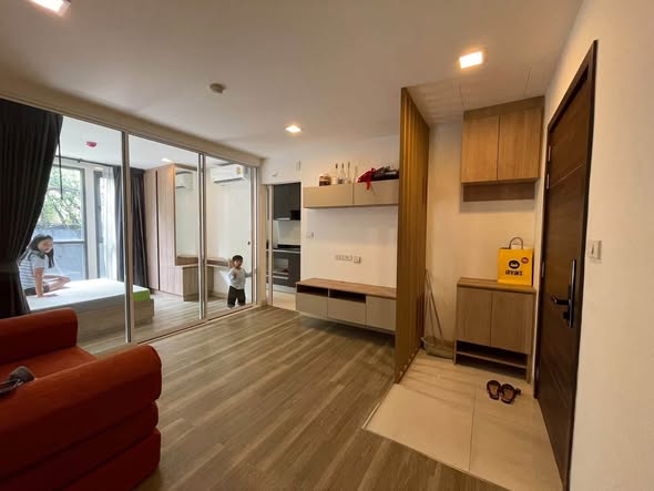 living room and room interior of Moniiq Sukhumvit 64