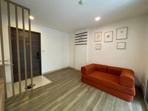 living room and room interior of Moniiq Sukhumvit 64