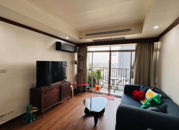 living room and bedroom of Monterey Place