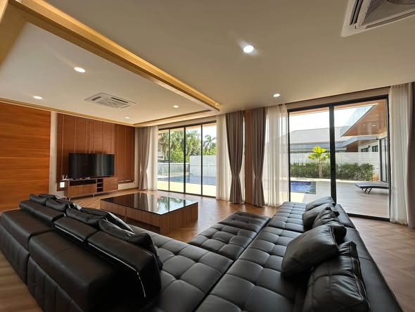 living room of Moon 5-Bedroom Luxury Pool Villa