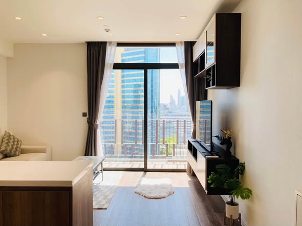 living room and room interior of MUNIQ Sukhumvit 23