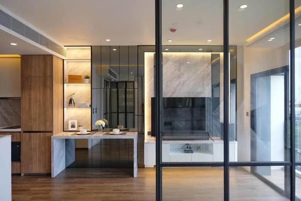 room interior and kitchen of MUNIQ Sukhumvit 23