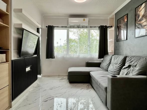 living room and room interior of My Condo Sukhumvit 81