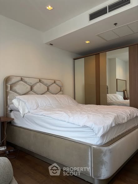 bedroom of Narathorn Place