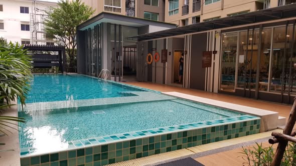 pool of คอนโด Niche id