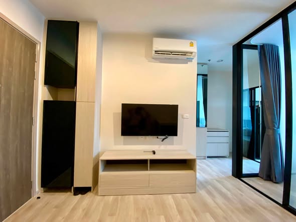 bedroom and room interior of นิช โมโน เมกะ สเปซ บางนา (Niche MONO Mega Space Bang Na)