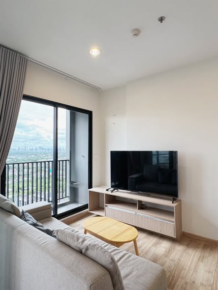 living room and room interior of Niche MONO Sukhumvit Bearing