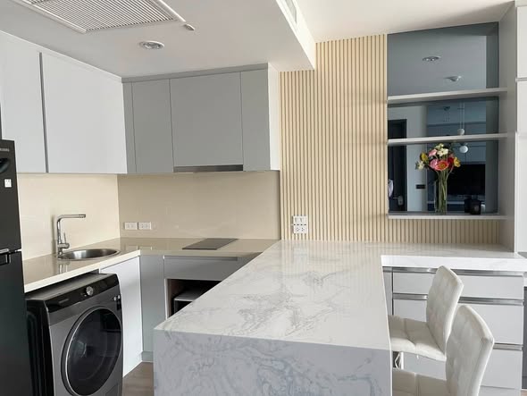bathroom and kitchen of Noble Above Wireless-Ruamrudee